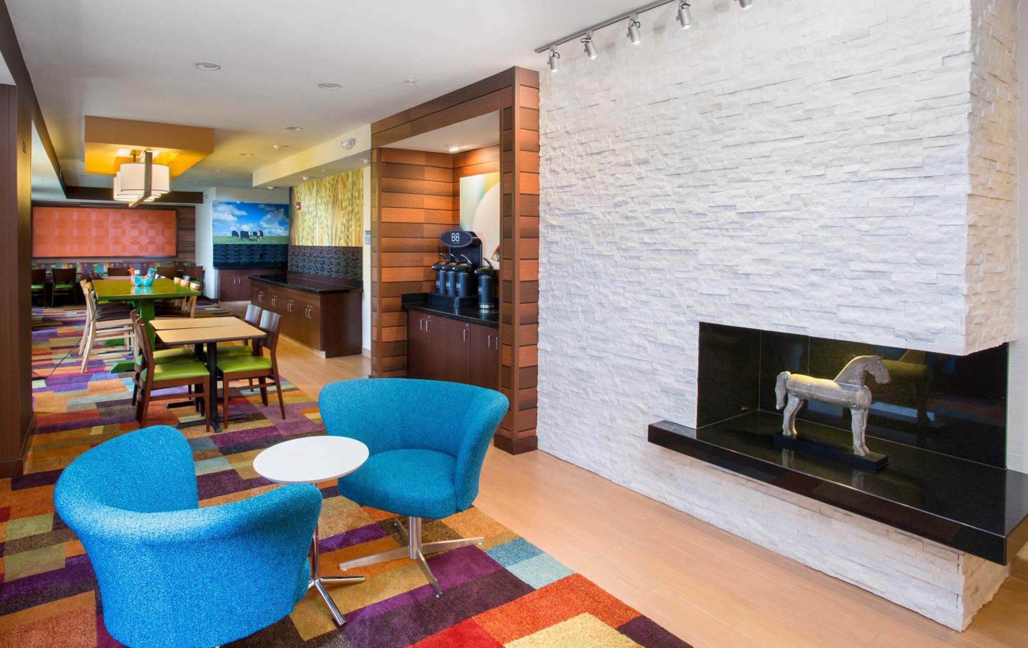Fairfield Inn & Suites By Marriott Куинси Экстерьер фото